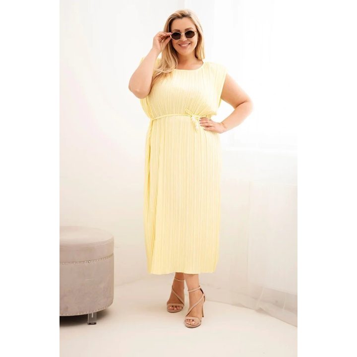 Plus Size midi suknelė su klostėmis ir surišimu ties juosmeniu, geltona