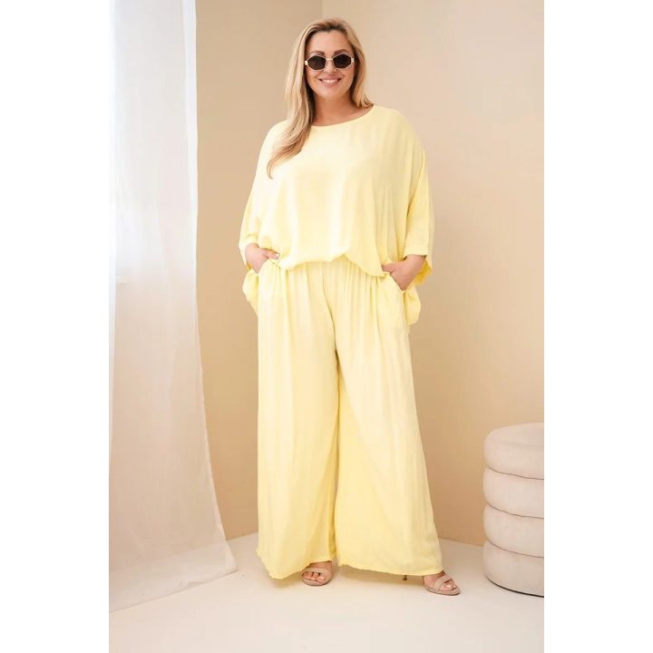 Moteriškas Plus Size viskozinis komplektas su plačiomis kelnėmis ir palaidine, geltonas