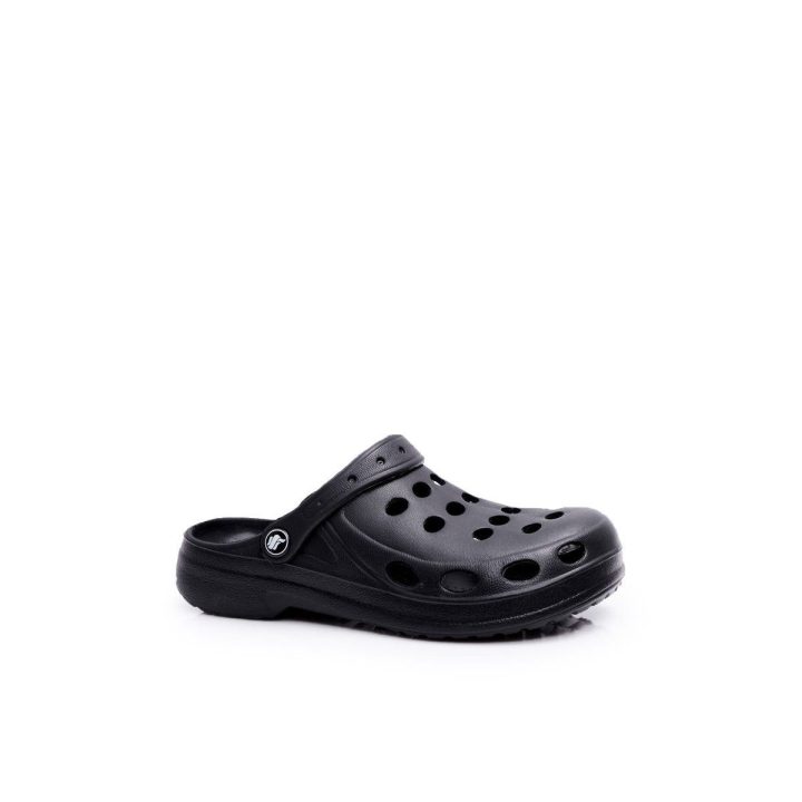 Šlepetės juodos ventiliuojamos su dirželiu Ideal Shoes