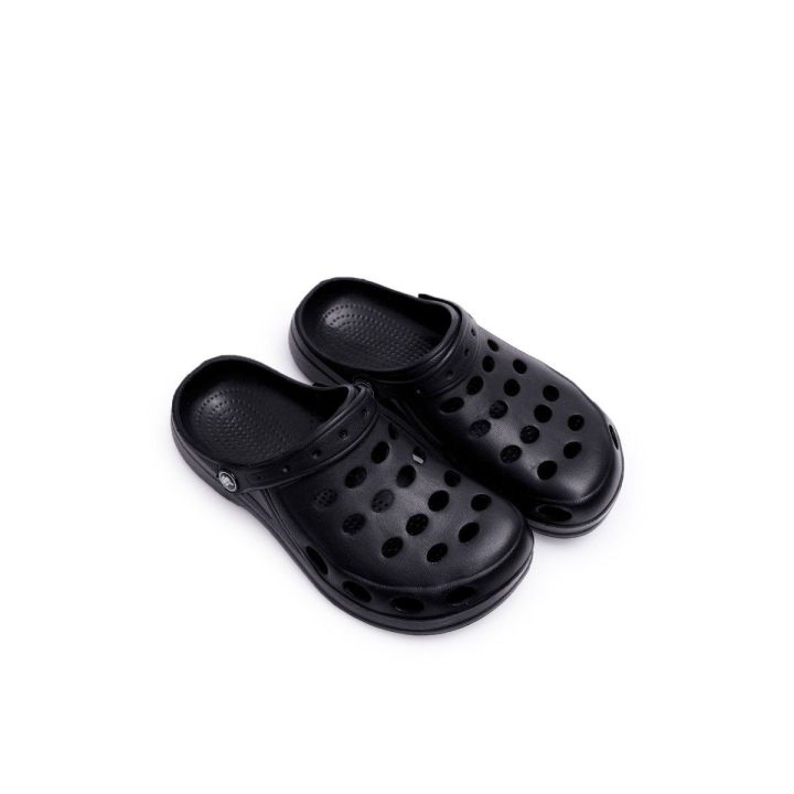 Šlepetės juodos ventiliuojamos su dirželiu Ideal Shoes