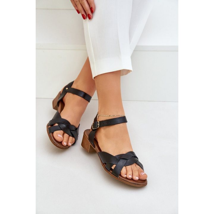 moteriškos odinės basutės