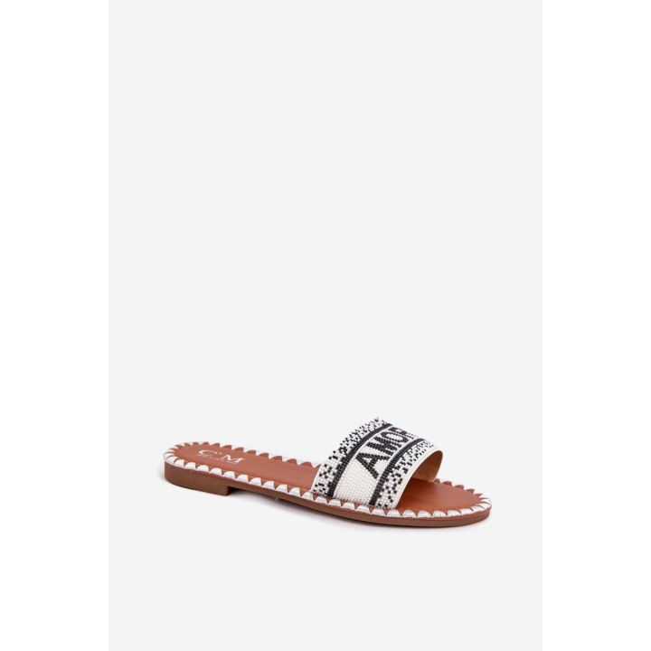 Šlepetės baltos su karoliukais vasarai AMORE Step in Style
