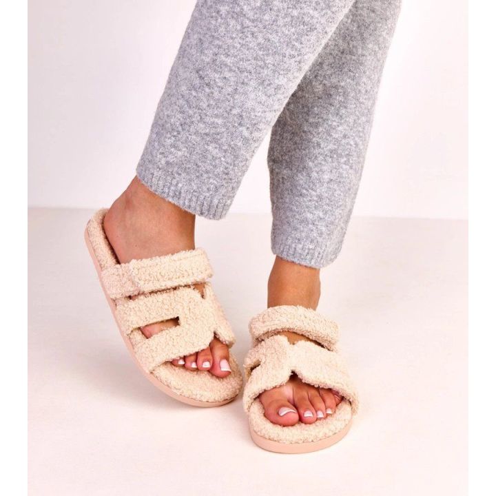 Smėlio spalvos moteriškos šlepetės su kailiu Greigan