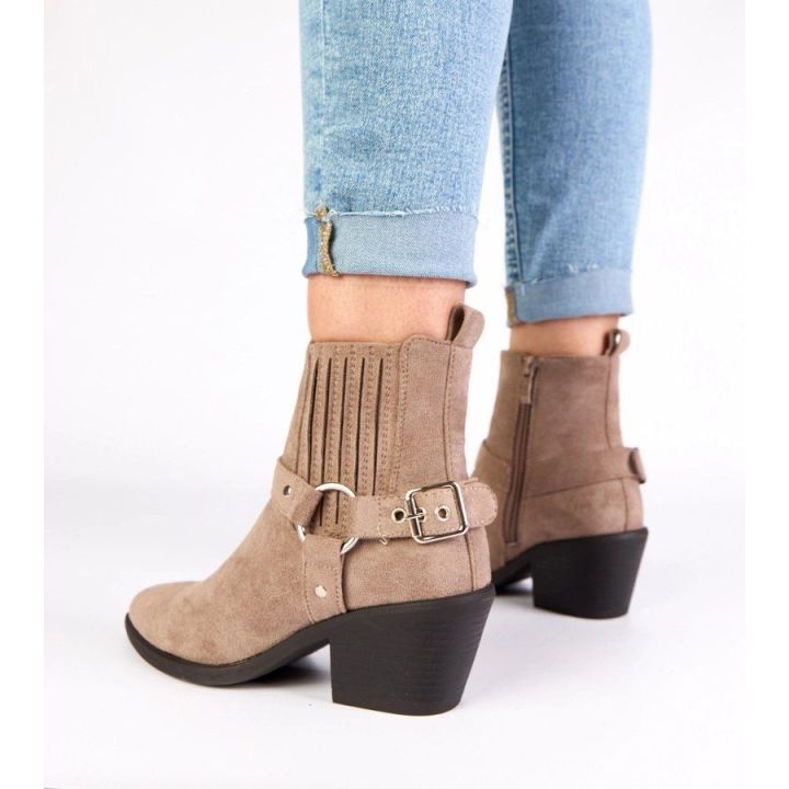 Aulinukai pilki su dekoratyvinėmis sagtimis Ritama – stiliui ir patogumui vėsiomis dienomis.