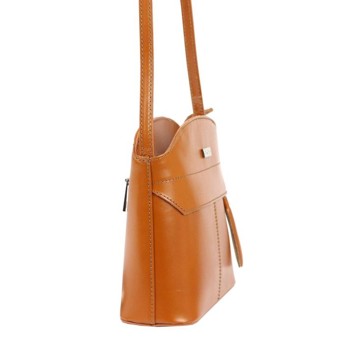 Rankinė natūralios odos MiaMore – stilinga detalė moderniam įvaizdžiui.
