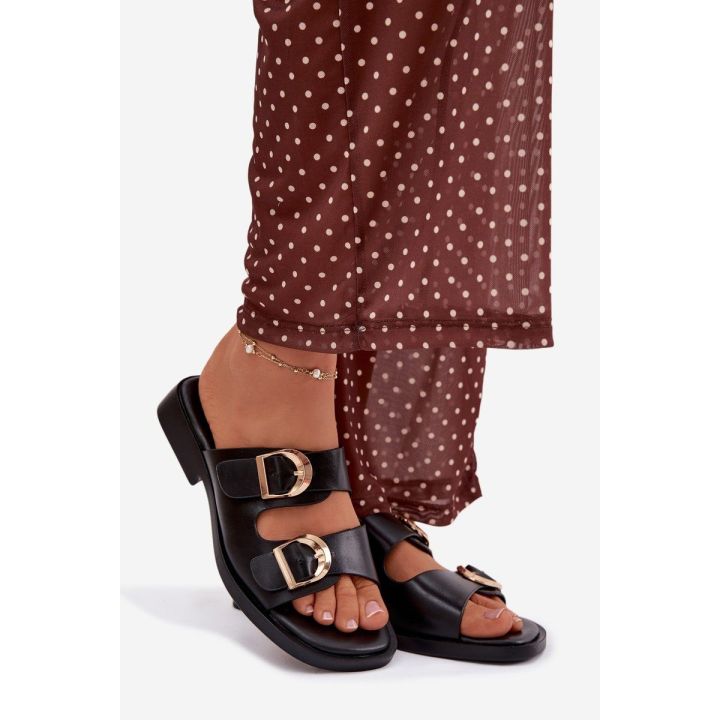 Moteriškos šlepetės su auksinėmis sagtimis juodos Danelle