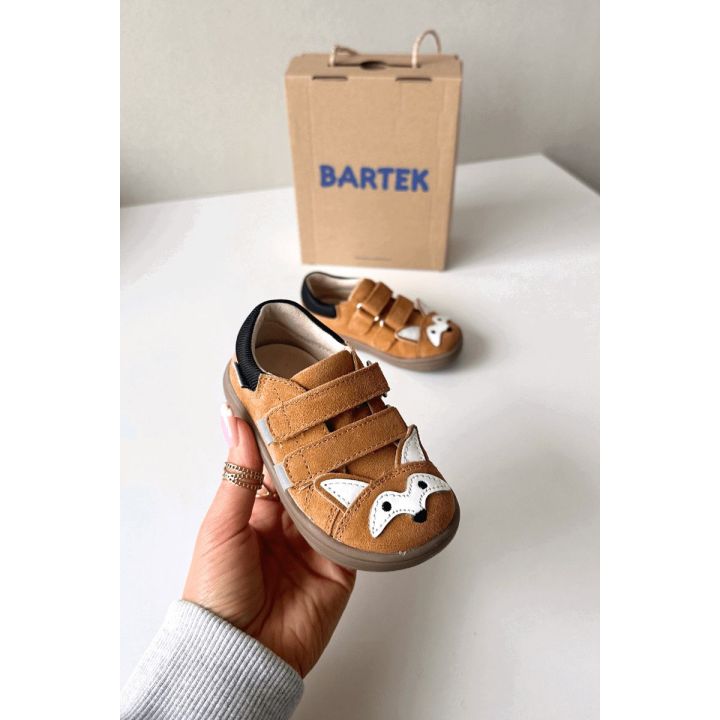 Vaikiški barefoot batai su lapiuko motyvu šviesiai rudos spalvos Bartek