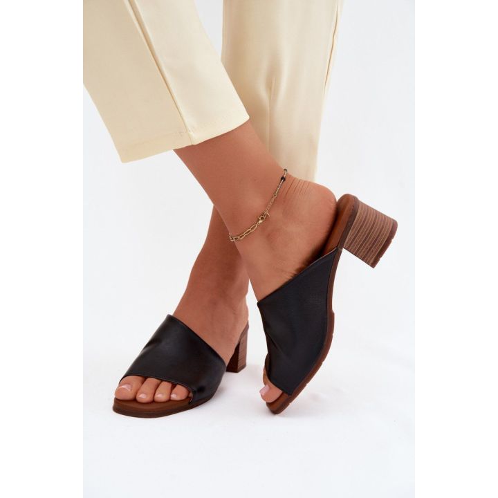 Moteriškos odinės basutės su 5 cm kulnu